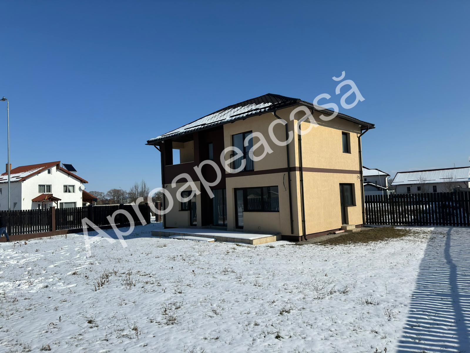 casa se vanzare stupini