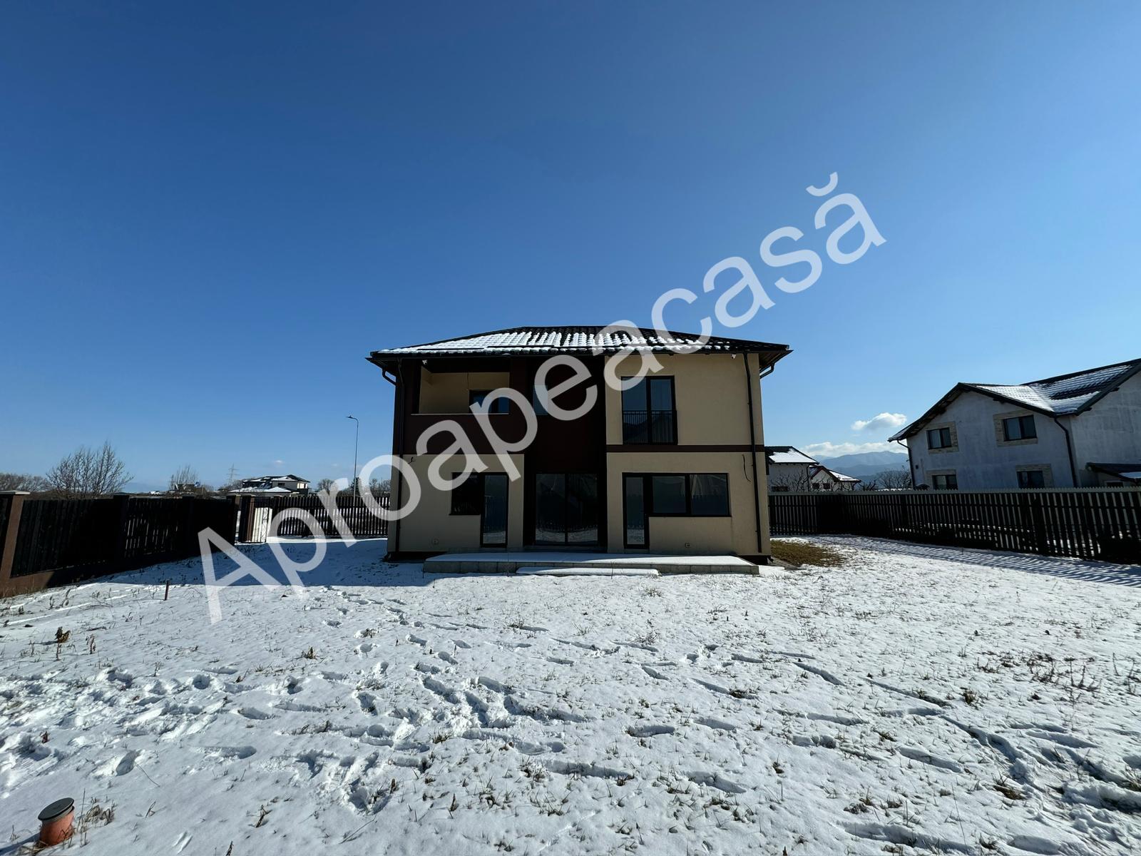 casa se vanzare stupini