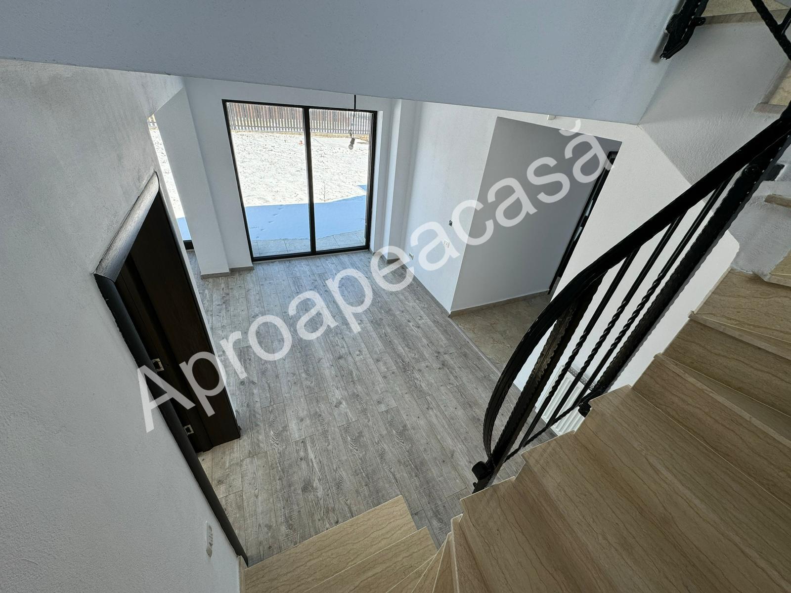 casa se vanzare stupini